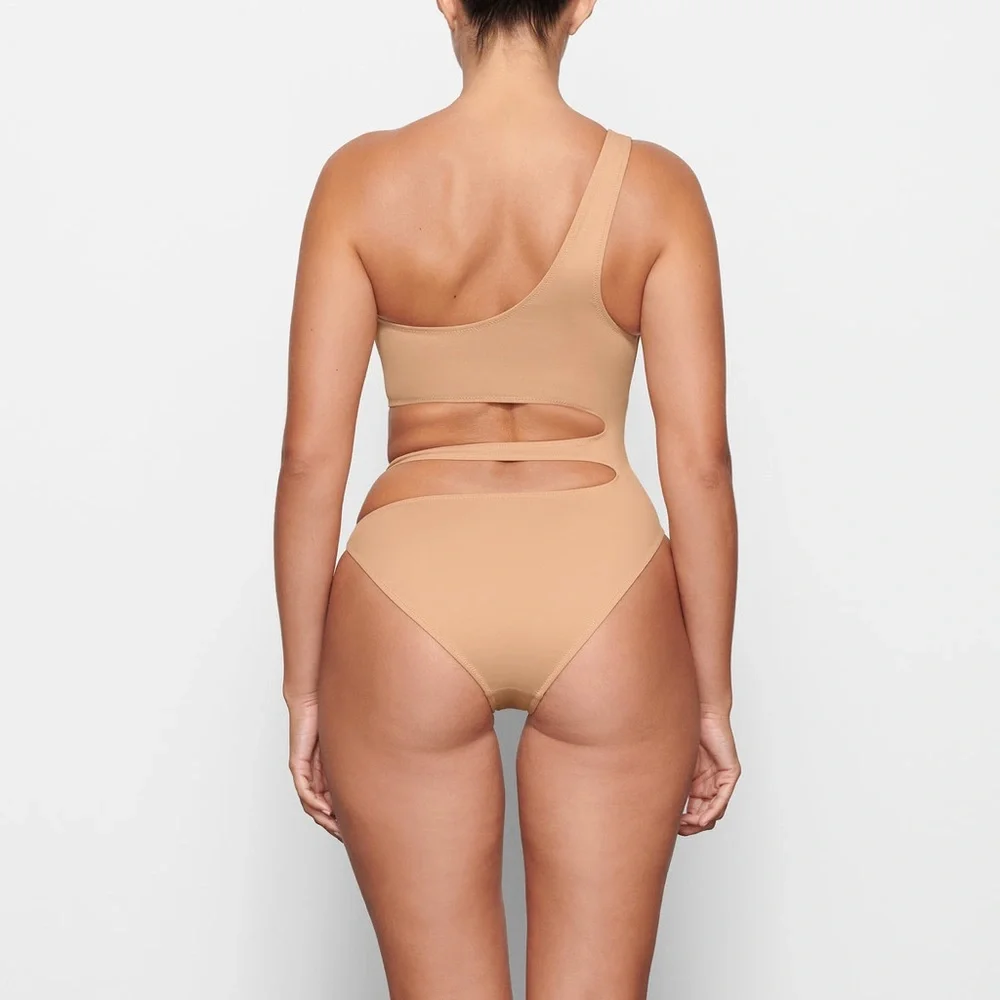 SKIMS SWIM ONE SHOULDER MONOKINI in Ochre NEW